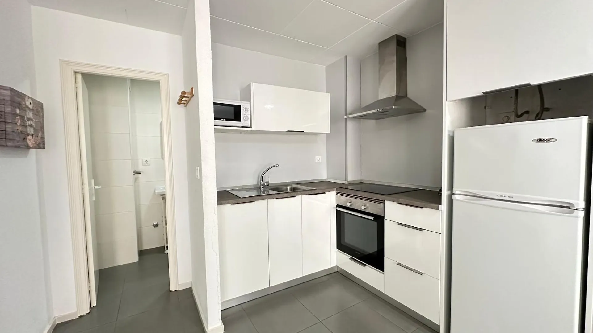 Agi Arago Studio Ρόζες